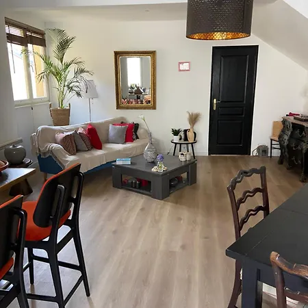 ホームステイ Chez Mag リール